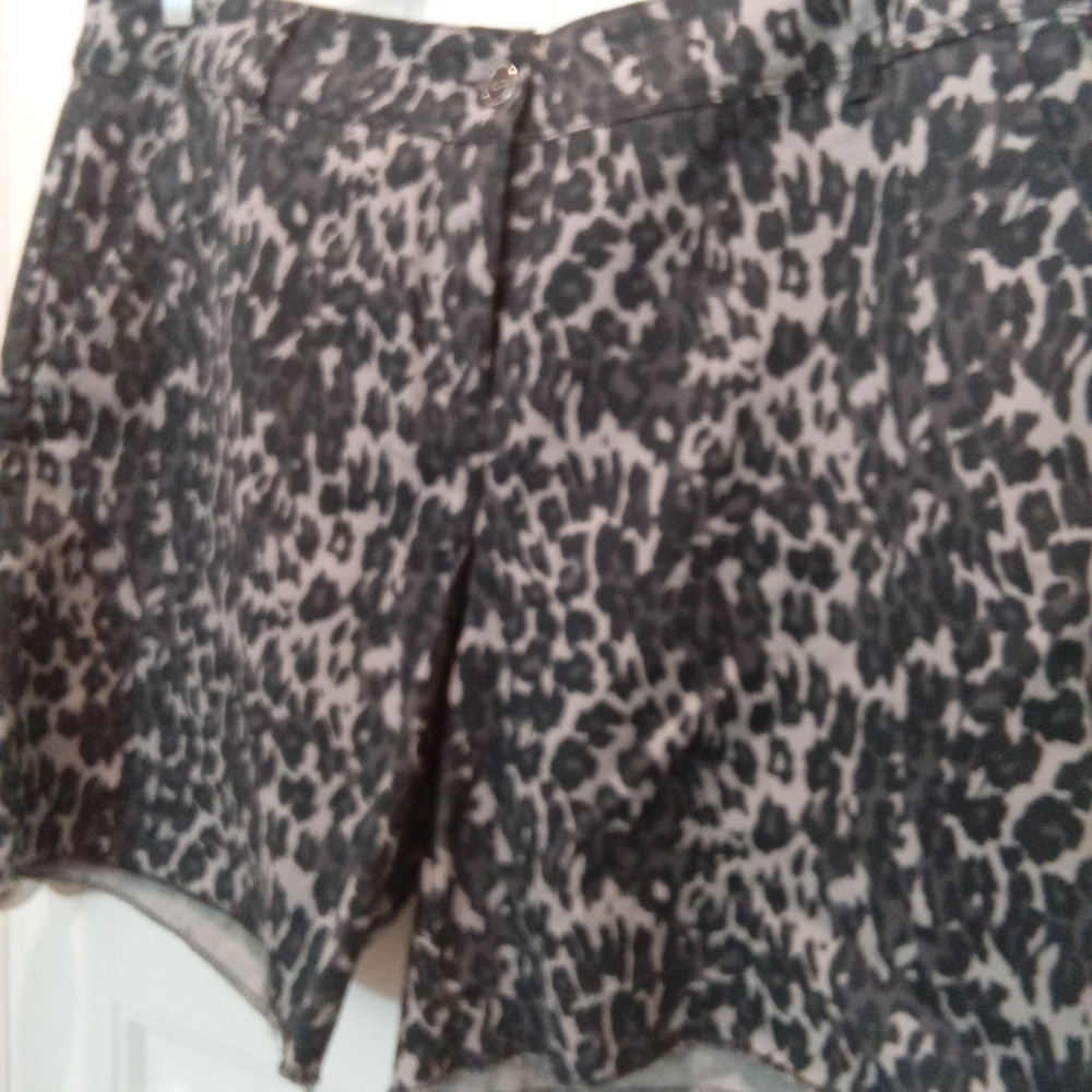Isaac Mizrahi Plus Size 16 Leopard Print Women's Shorts